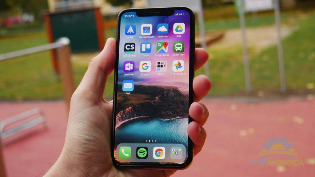 iPhone XS přední strana