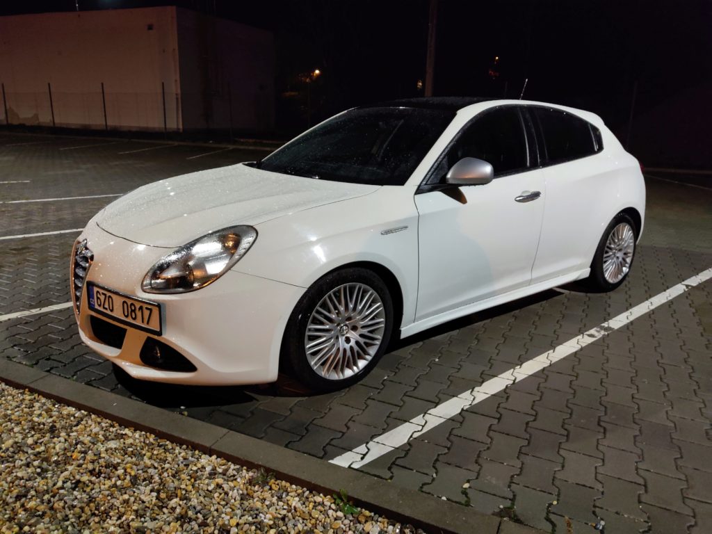 Meizu 16th fotografie noc alfa romeo
