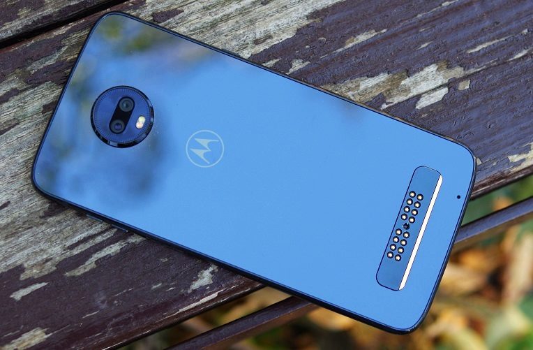 Motorola-Moto-Z3-Play-recenze