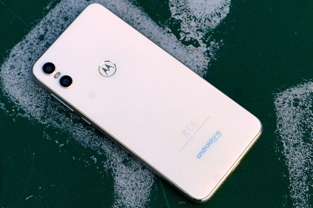 motorola one design zadni strany