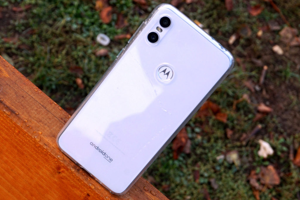 motorola one zadni strana