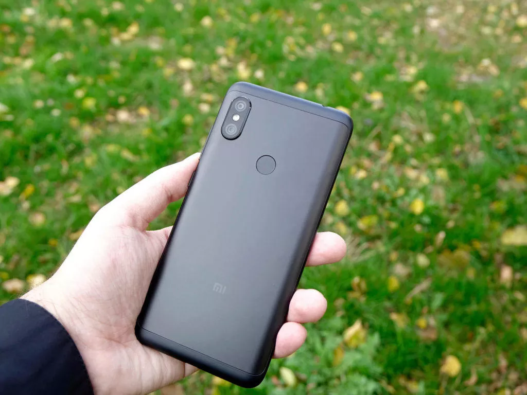 Zadní strana Xiaomi Redmi Note 6 Pro