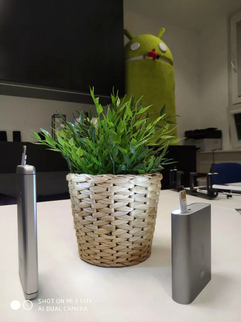 Xiaomi Mi 8 Lite fotografie umele osvetleni