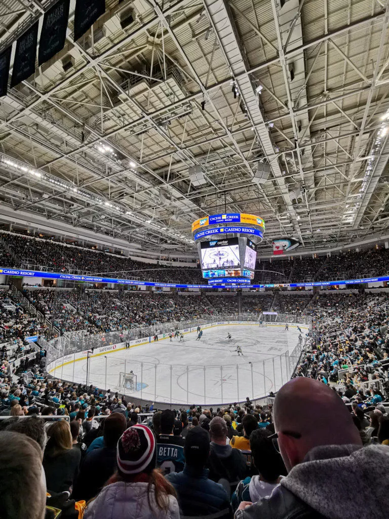 predstaveni-samsung-novinek-hokej-nhl