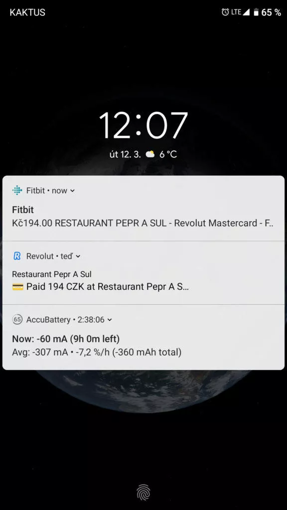 Fitbit Pay Revolut platba notifikace