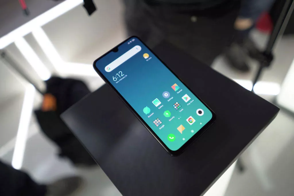 Xiaomi Mi 9 první pohled miui 10