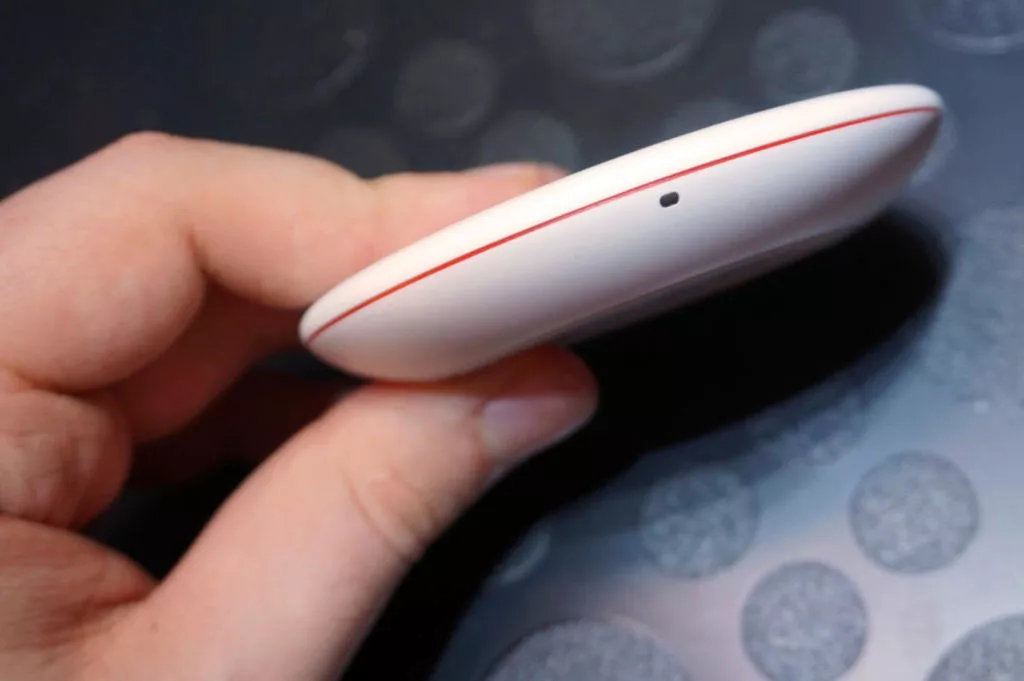 Bezdrátová nabíječka Huawei CP60 dioda