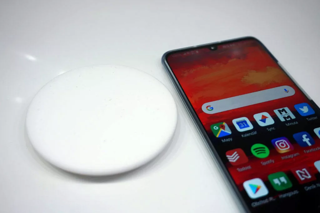 Bezdrátová nabíječka Huawei CP60 telefon huawei