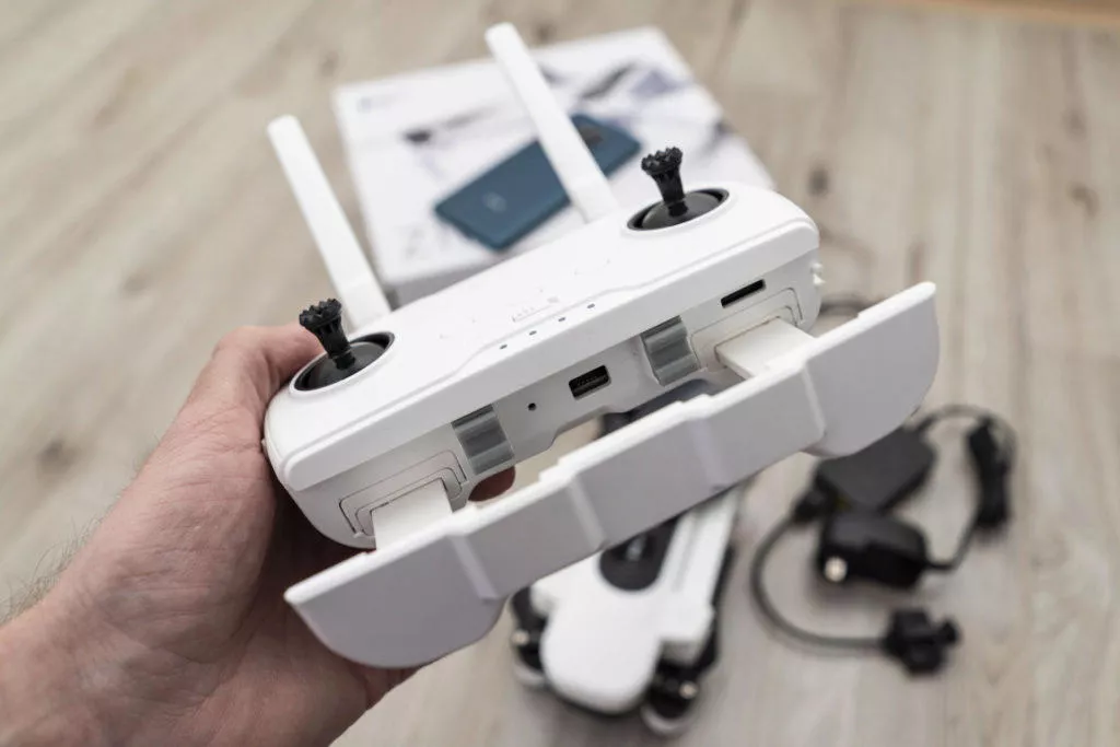 hubsan zino gamepad konektor
