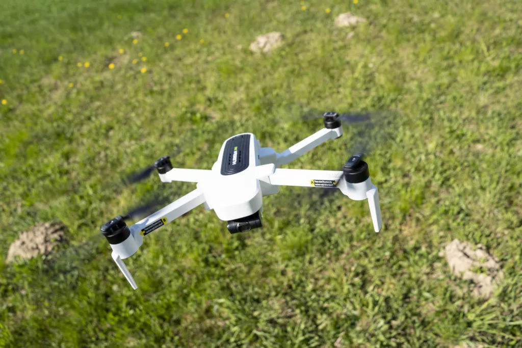 vzletnuti s dronem hubsan zino