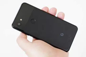 Google Pixel 3a držení