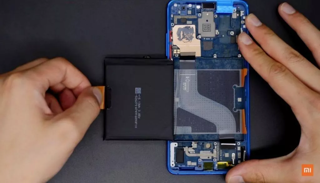 Výměna baterie v novém mobilu Xiaomi