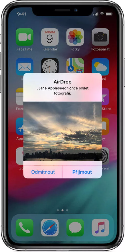 Apple AirDrop příjem souboru - Google Fast Share