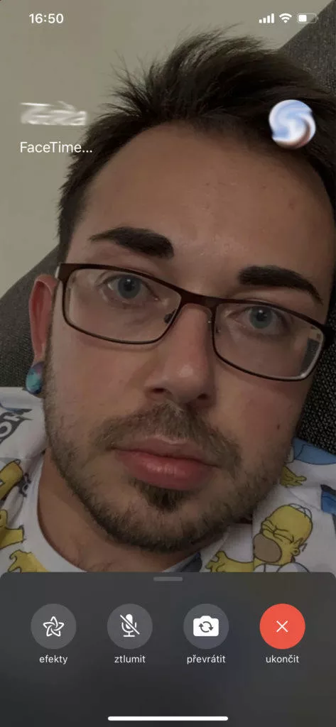 Upravené oči při hovoru FaceTime