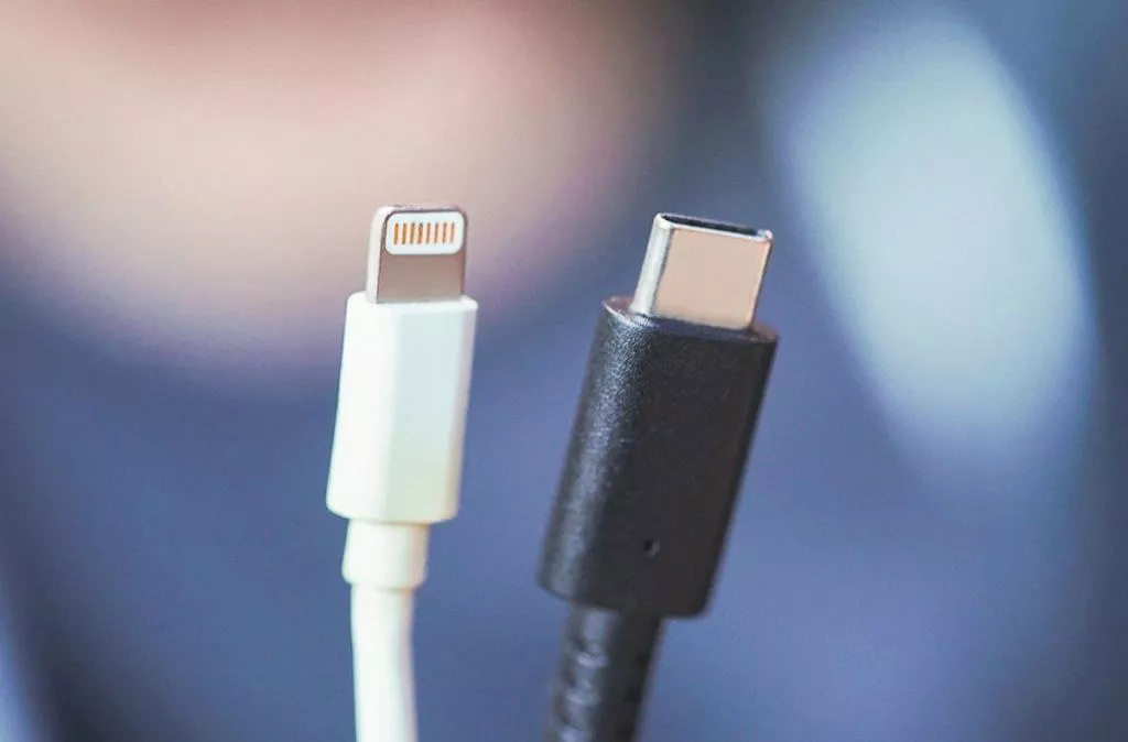 Konektory USB-C vs lightning