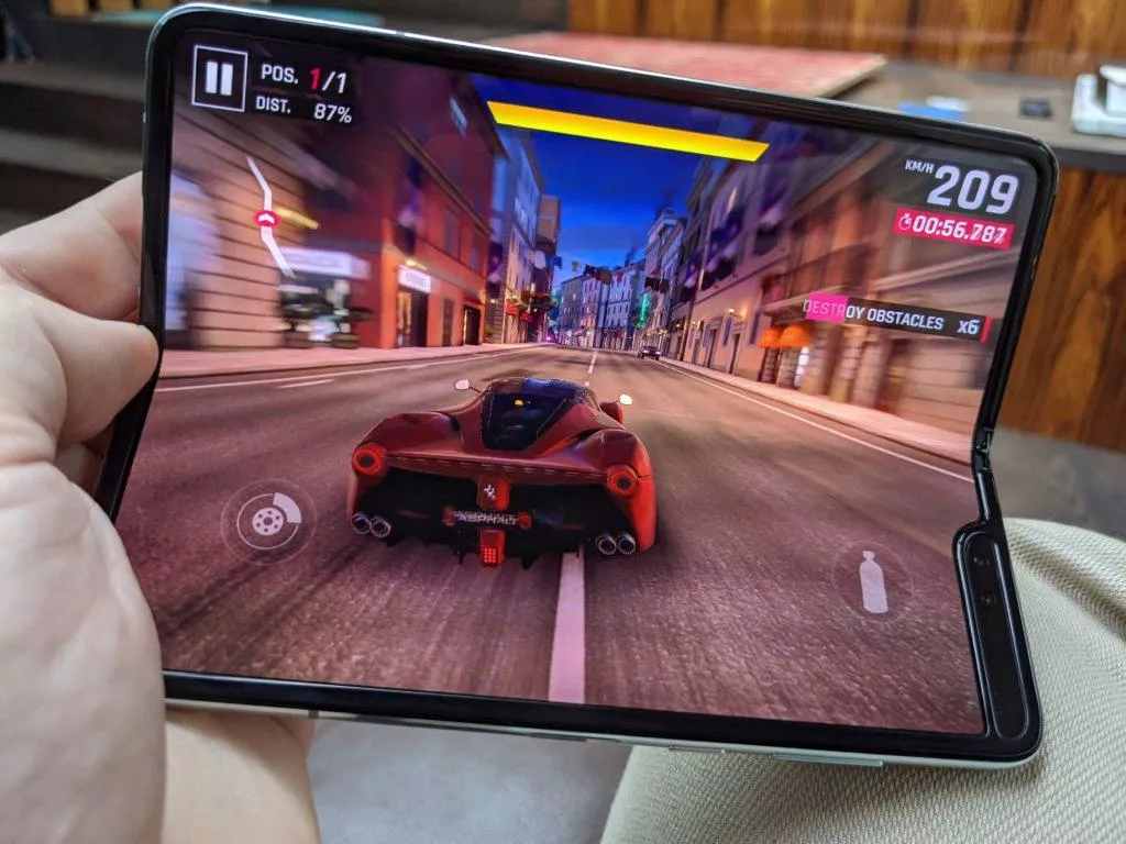 První dojmy ze Samsung Galaxy Fold hraní her 4