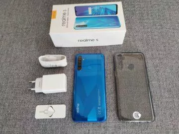 realme 5 obsah baleni