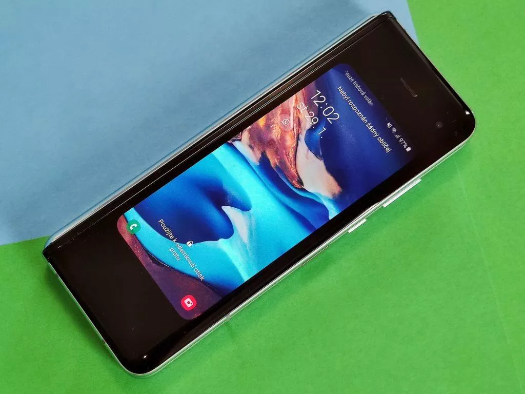 Samsung Galaxy fold 4,6" displej
