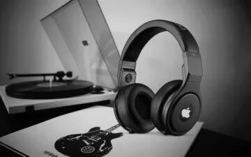 Apple zřejmě brzy představí AirPods Studio