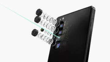 Sony Xperia 1 II cocky