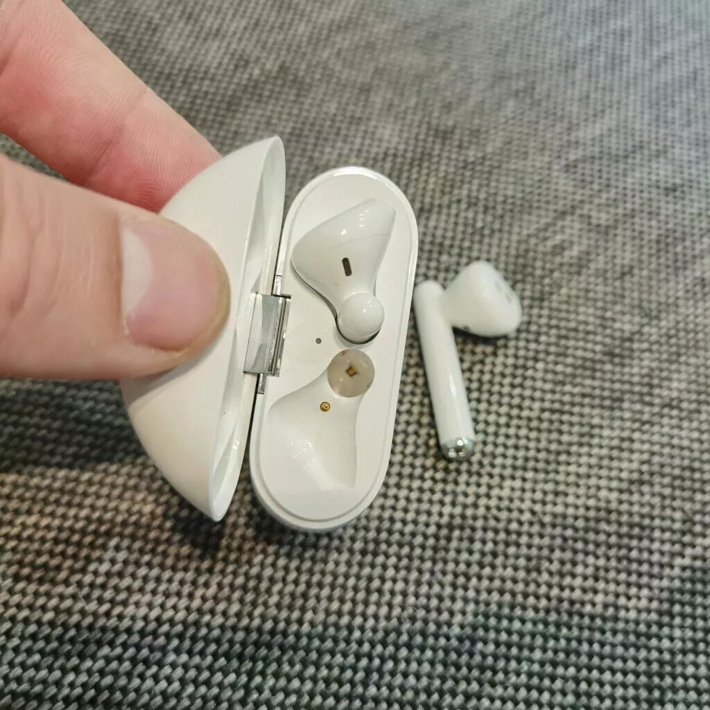Huawei FreeBuds 3 ctvrercove detaily 1