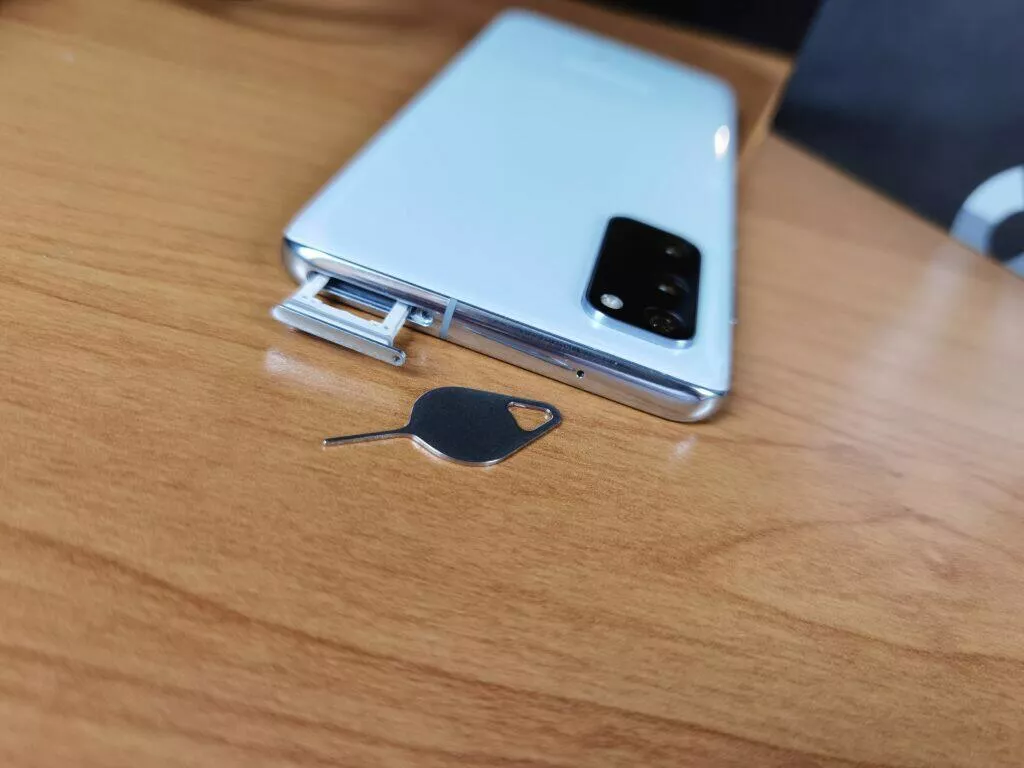 samsung galaxy s20 sim slot