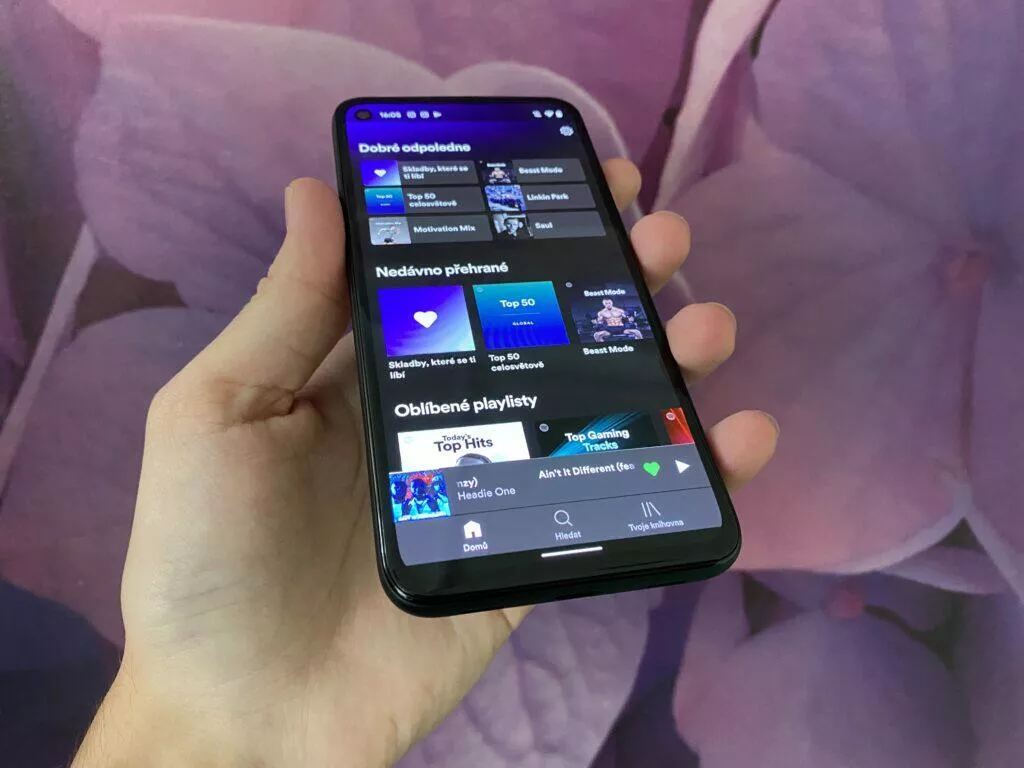 vykonny kompaktni android