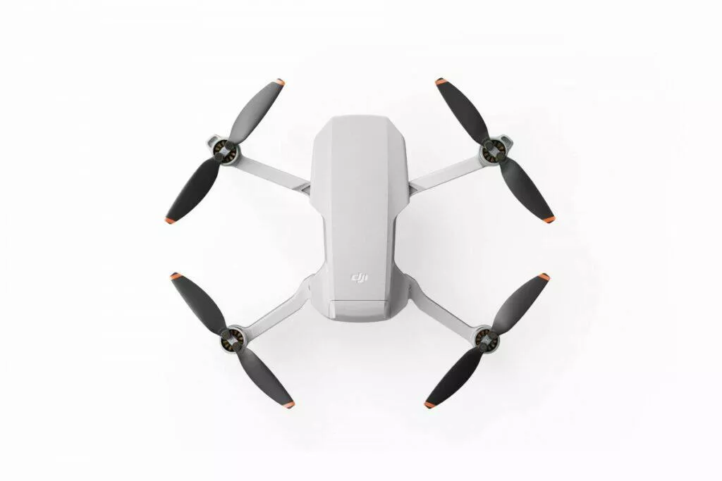 malý levný dron dji