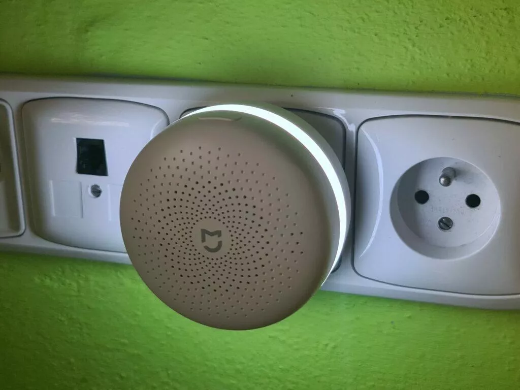 instalace centrální jednotka bílá