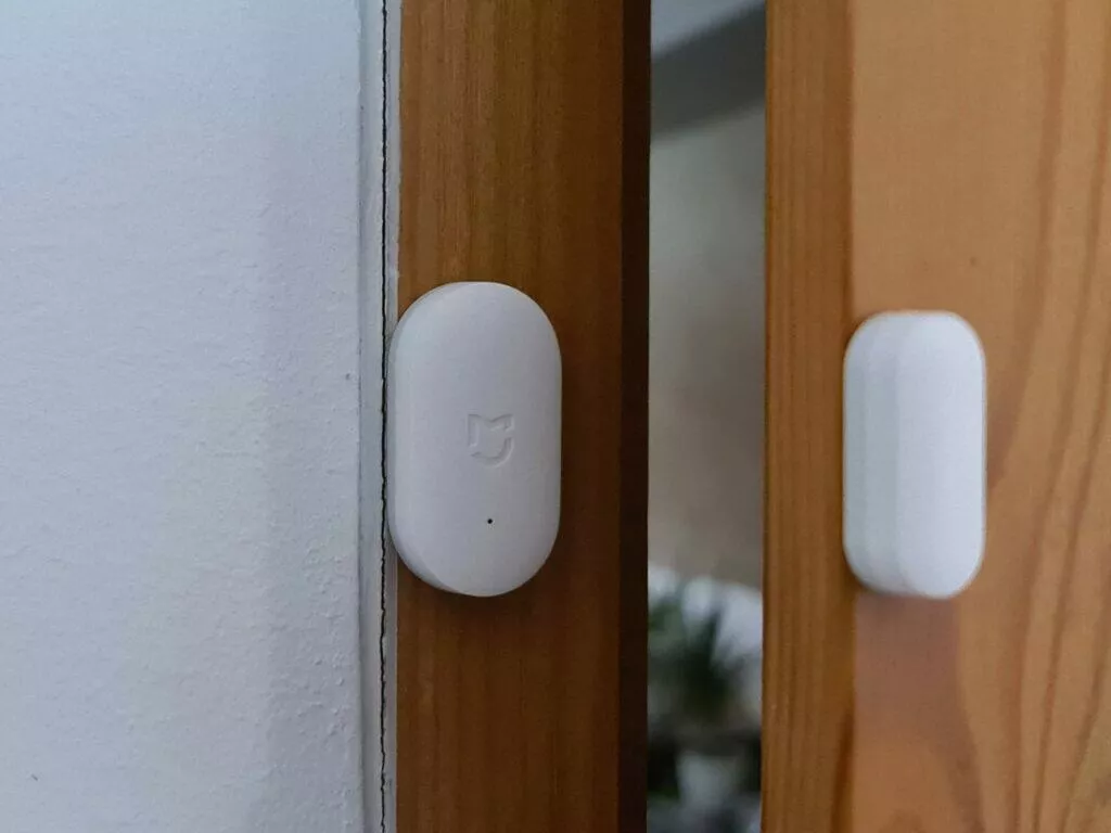 instalace dveřní senzor ložnice