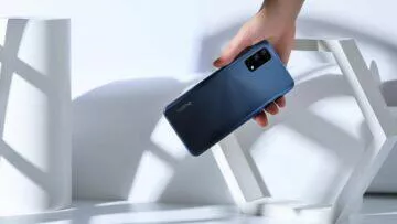 realme 7 5G pod stromeček