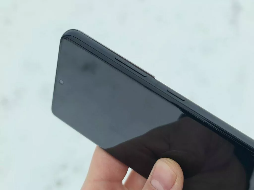 Samsung Galaxy S21 Ultra testování tlačítka