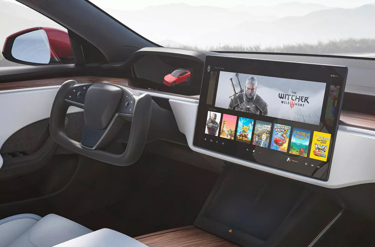 tesla model s plaid cena