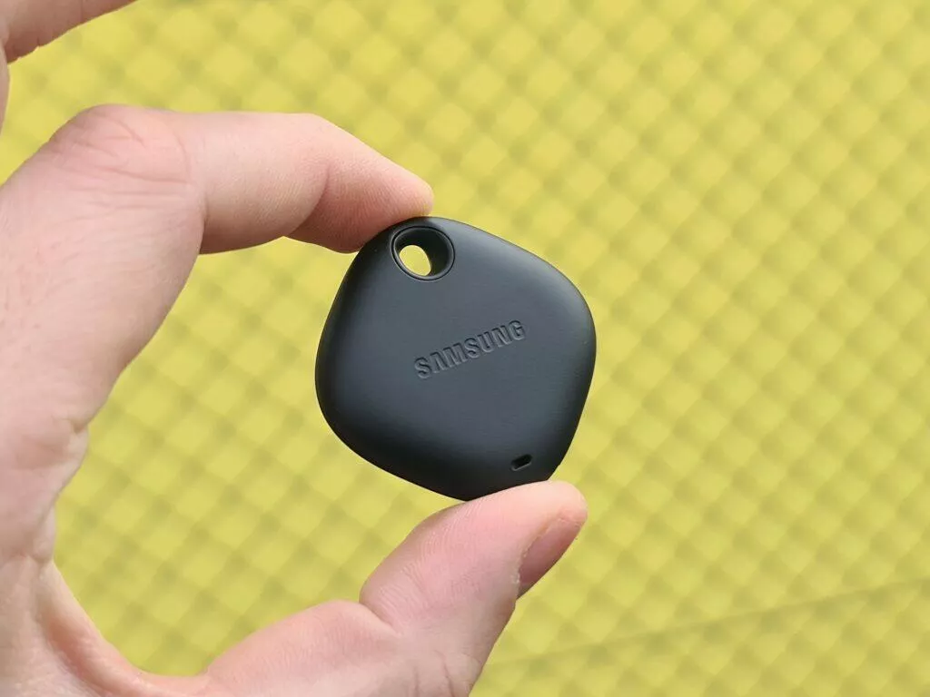 Samsung Galaxy SmartTag design