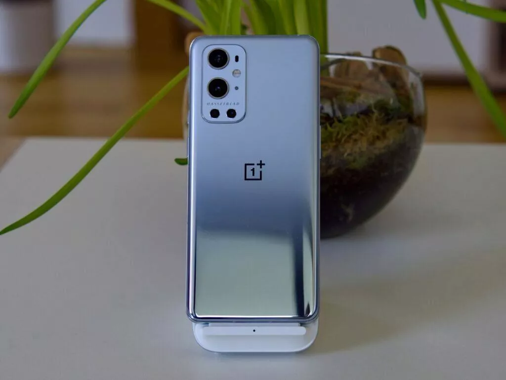 oneplus 9 pro zadni strana