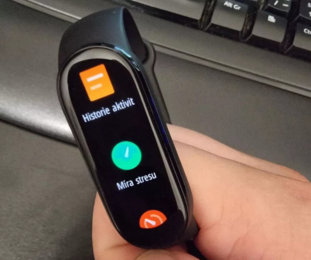 xiaomi mi smart band 6 cestina 1