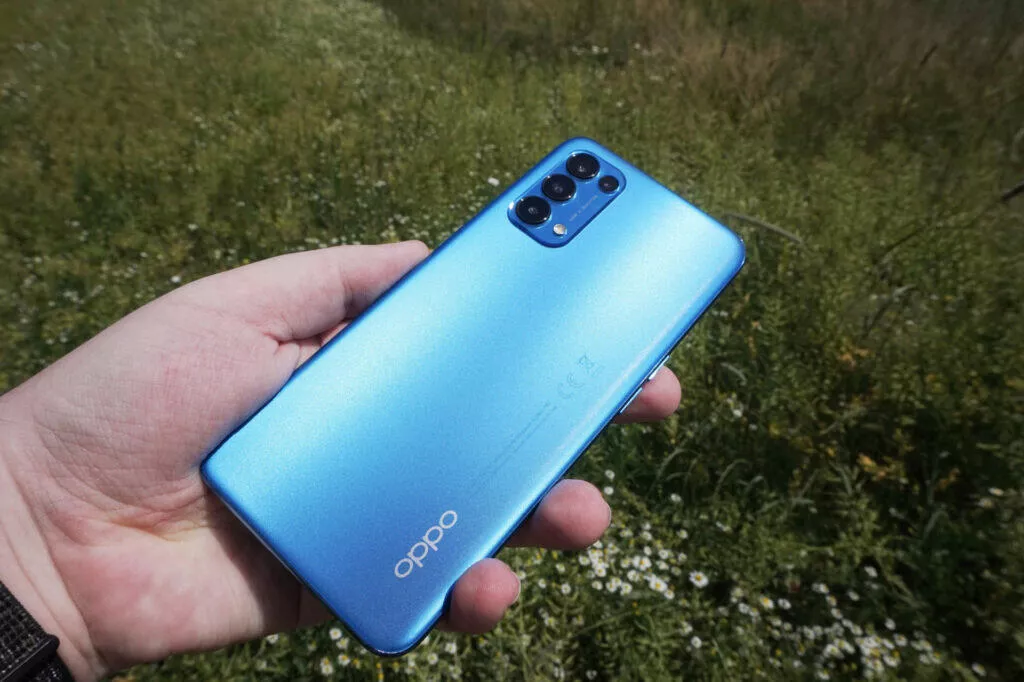 design zadni strany oppo reno5 5g