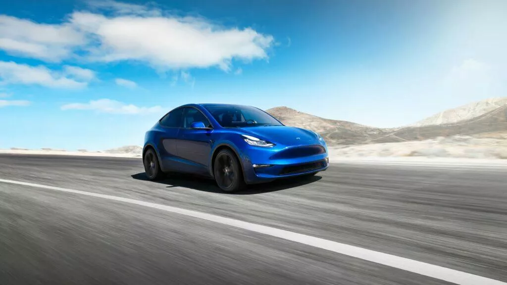 tesla model Y ČR dostupnost