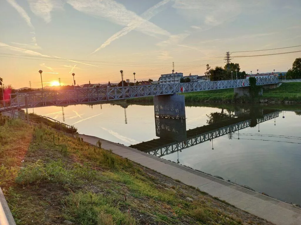 vivo v21 5g foto zapad slunce nad rekou