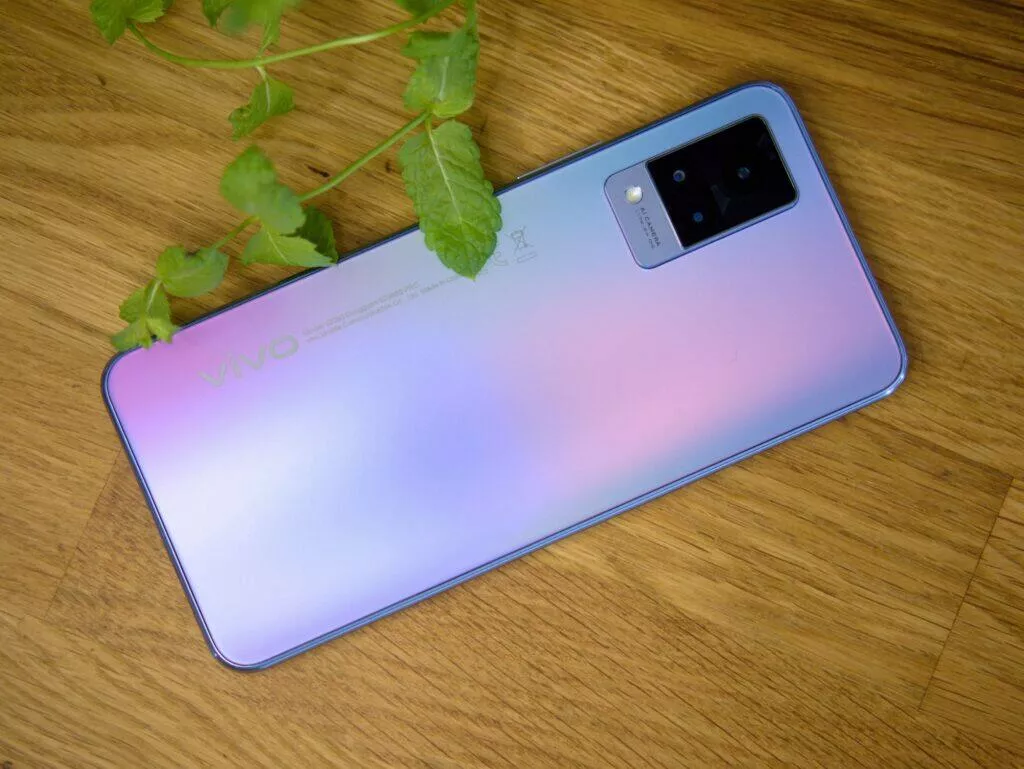 vivo v21 5g zada 1