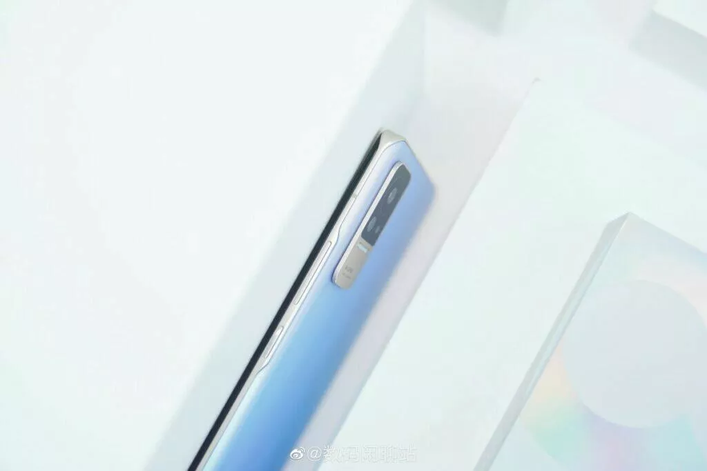 Xiaomi Civi informace render bok