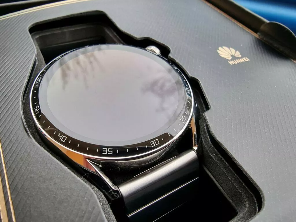 hodinky Huawei Watch GT 3 balení displej detail