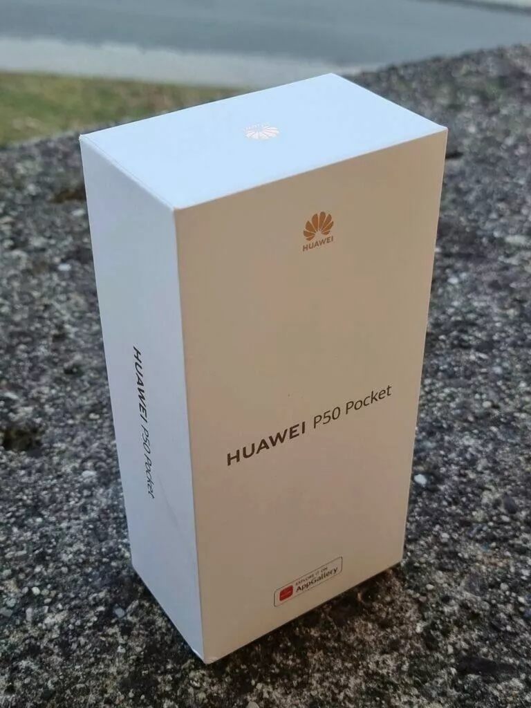 Huawei P50 Pocket recenze balení box