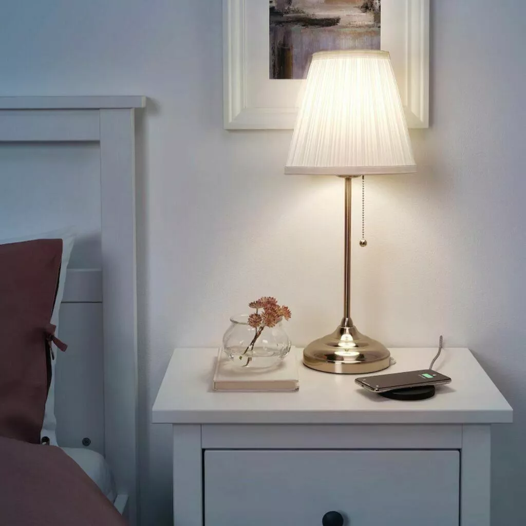 ikea bezdratova nabijecka livboj stolek