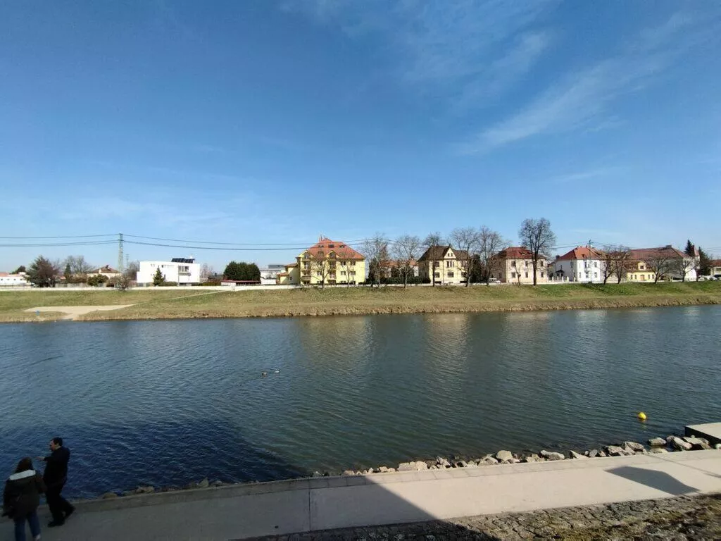 poco x4 pro 5g test ulrasirokeho fotoaparatu 36