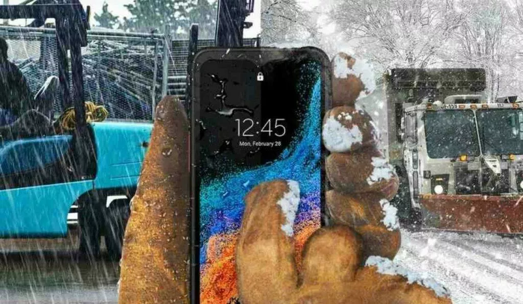 nový odolný samsung mobil