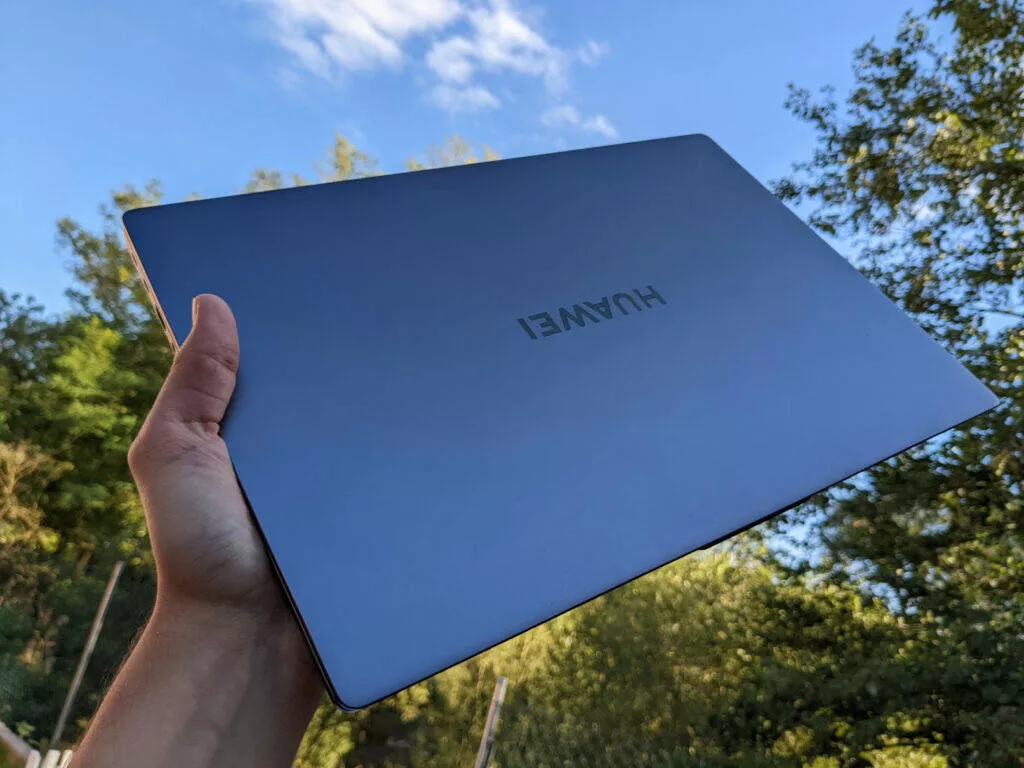 Huawei MateBook D16 2022 logo