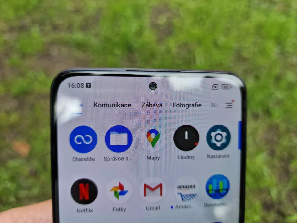 POCO F4 průstřel