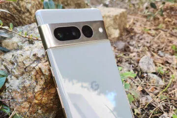 Google Pixel 7 Pro fotoaparát zadní strana