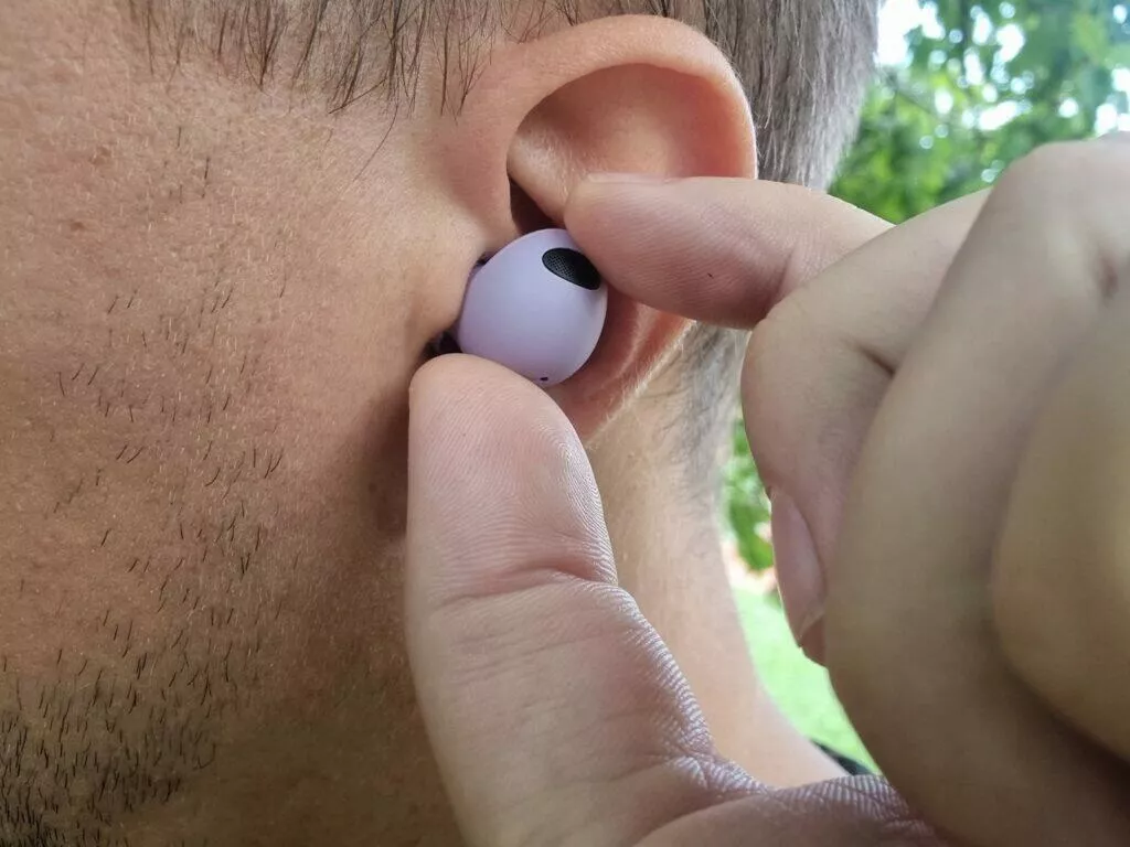 sluchatka samsung galaxy buds2 pro recenze ucho
